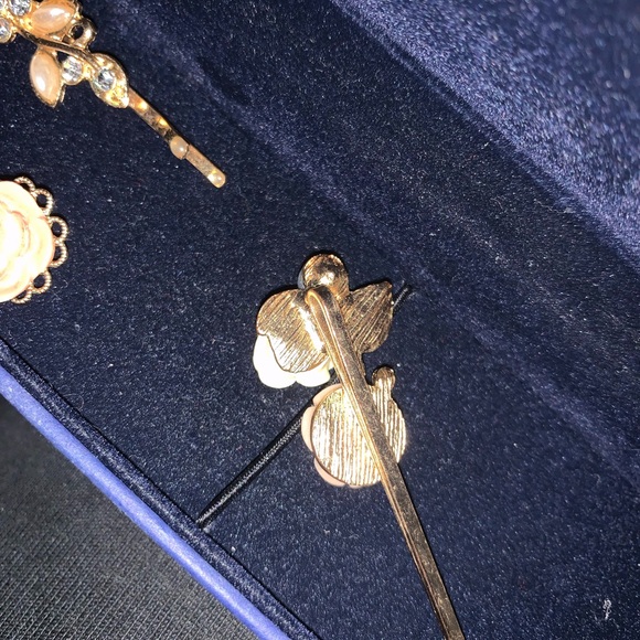 3 Gold Plated Vintage bobby pins - Picture 2 of 3